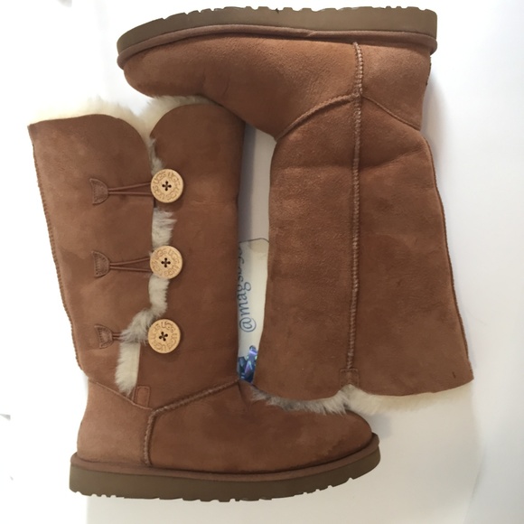 UGG Bailey Button Triplet Boot Chestnut Size 9 - Picture 2 of 8